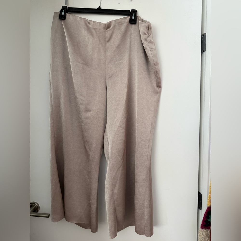Vince silky texture pants - Size 18